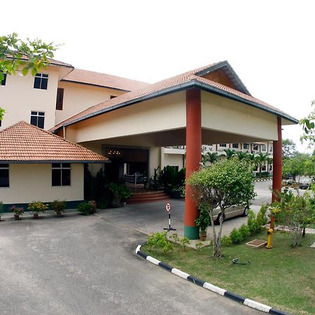 Отель The Qamar Paka, Terengganu Экстерьер фото